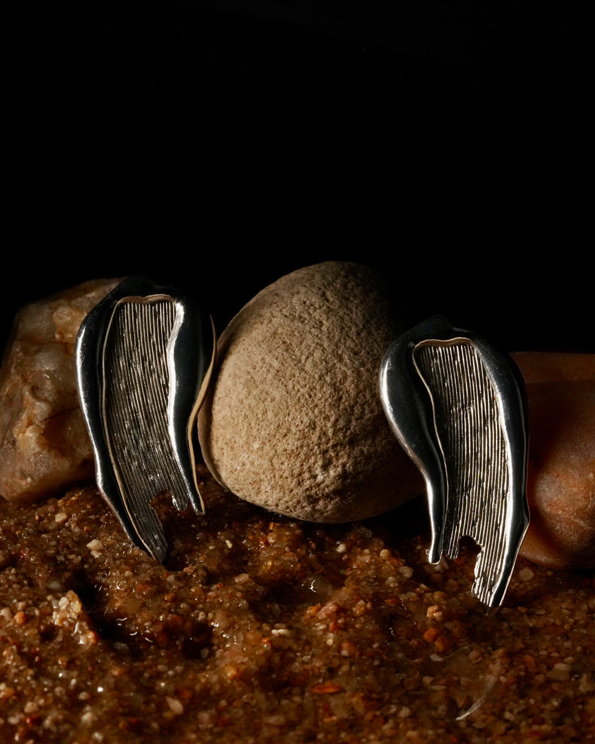 Sculpted stroke studs