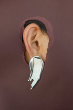 Load image into Gallery viewer, Sculpted stroke studs