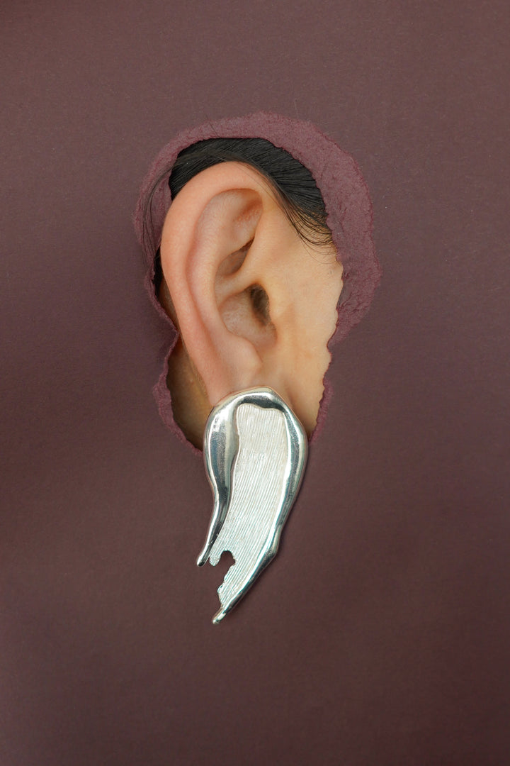 Sculpted stroke studs