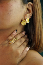 Load image into Gallery viewer, A Martini Escape Ring