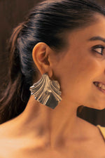 Load image into Gallery viewer, Sand Dune Earrings