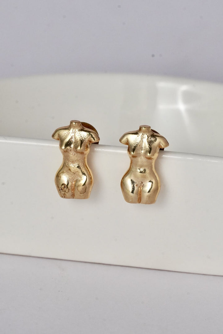 Work of art studs